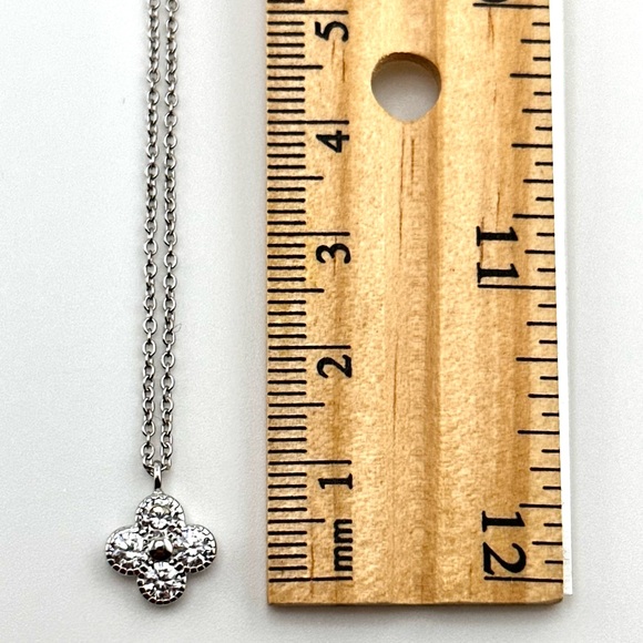 925 Solid Sterling Silver Luxury Clover Pendant Necklace - Picture 4 of 9